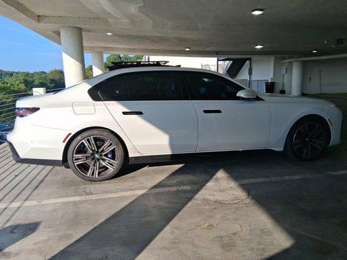 2024 BMW 740 i