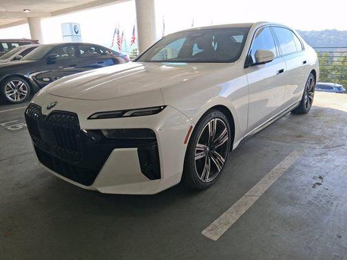2024 BMW 740 i