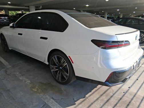2024 BMW 740 i