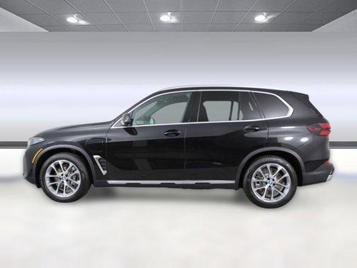 Black Sapphire Metallic 2026 BMW X5 PHEV xDrive50e