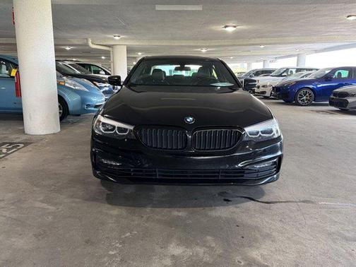Black 2018 BMW 540 540i