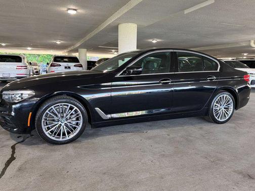 Black 2018 BMW 540 540i