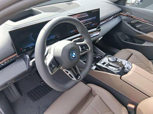 2026 BMW i5 xDrive40