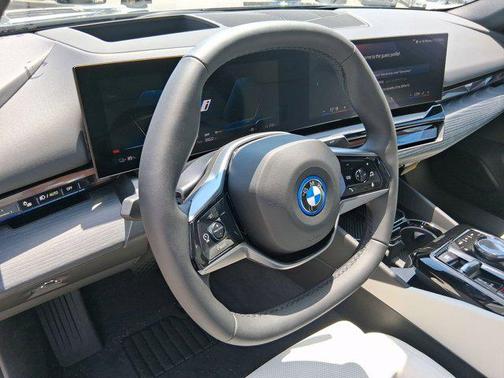 2026 BMW i5 eDrive40