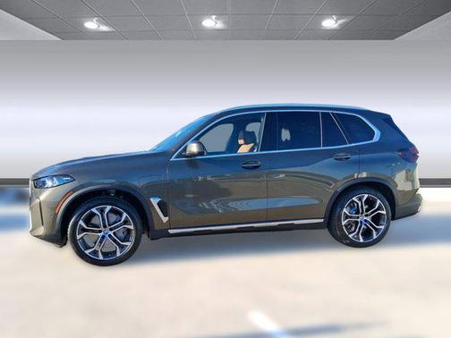 Manhattan Green Metallic 2026 BMW X5 PHEV xDrive50e