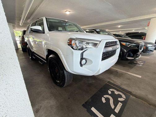 Super White 2019 Toyota 4Runner SR5 Premium