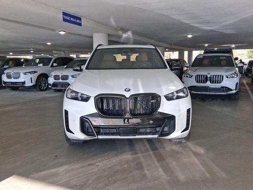 2024 BMW X5 M60i