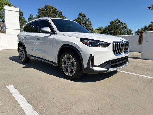 Alpine White 2023 BMW X1 xDrive28i