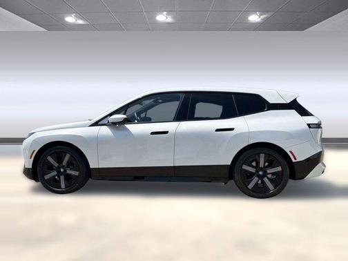 Mineral White Metallic 2023 BMW iX xDrive50