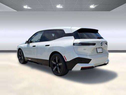 Mineral White Metallic 2023 BMW iX xDrive50