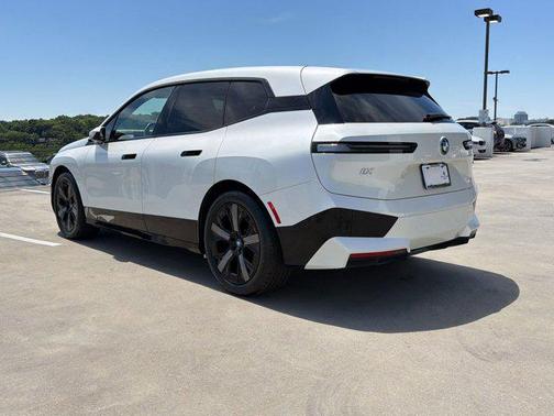 Mineral White Metallic 2023 BMW iX xDrive50