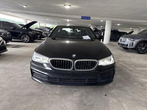 2019 BMW 530 530i