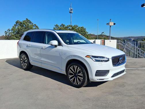 2021 Volvo XC90 T5 Momentum
