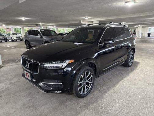 2019 Volvo XC90 T6 Momentum