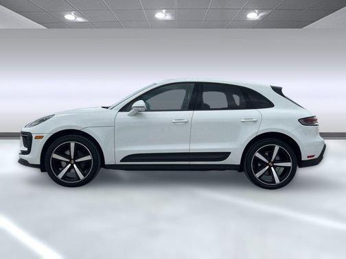 2023 Porsche Macan AWD
