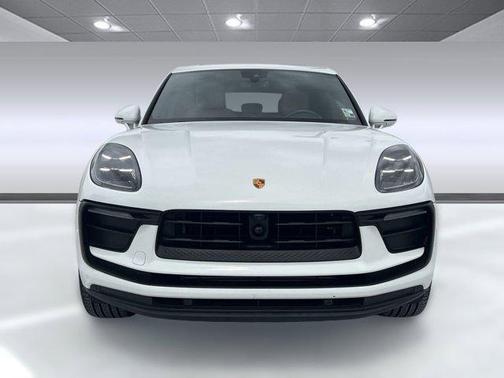 2023 Porsche Macan AWD
