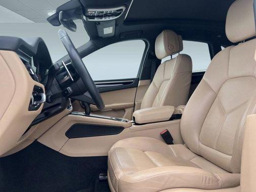 2023 Porsche Macan AWD