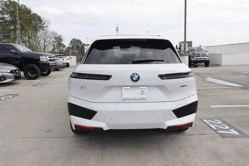 2025 BMW iX xDrive50