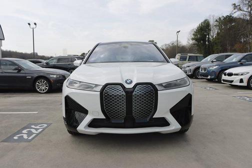 2025 BMW iX xDrive50