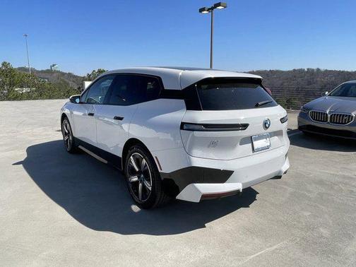 2025 BMW iX xDrive50