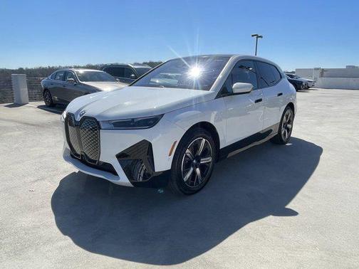 2025 BMW iX xDrive50