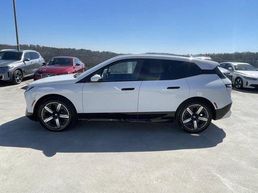 2025 BMW iX xDrive50