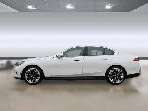2025 BMW i5 xDrive40