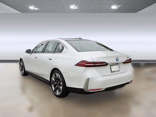 2025 BMW i5 xDrive40