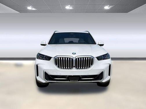 Mineral White Metallic 2026 BMW X5 sDrive40i