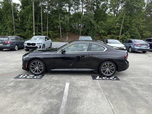 2022 BMW 230 i