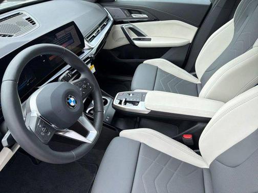 Space Silver Metallic 2026 BMW X1 xDrive28i