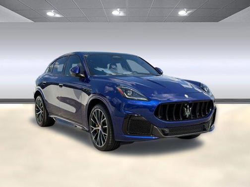 Blue 2023 Maserati Grecale Trofeo