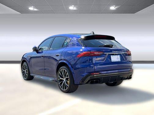 Blue 2023 Maserati Grecale Trofeo