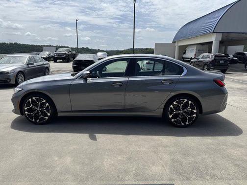 2025 BMW 330 i