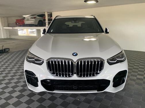 Photo 5 of 32 of 2023 BMW X5 xDrive40i
