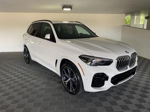 Photo 2 of 32 of 2023 BMW X5 xDrive40i
