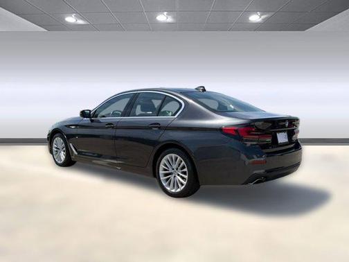 Black 2023 BMW 530 i