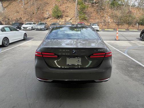 2025 BMW 530 i