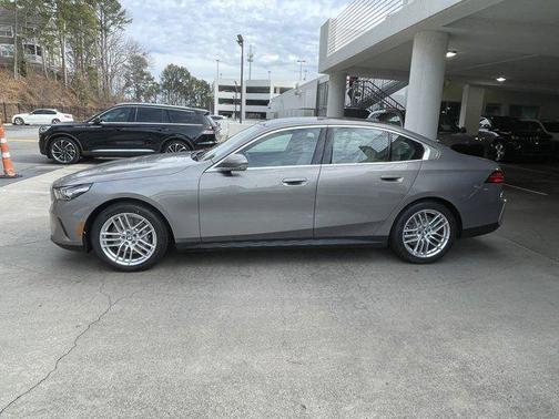2025 BMW 530 i
