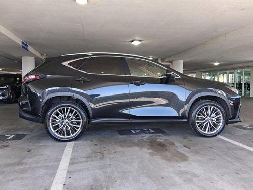 2022 Lexus NX 350h Premium