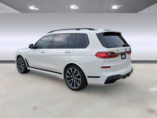 2021 BMW X7 M50i