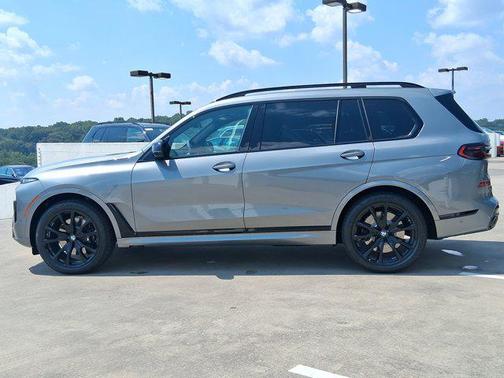 2026 BMW X7 M60i