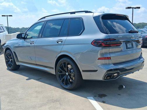 2026 BMW X7 M60i