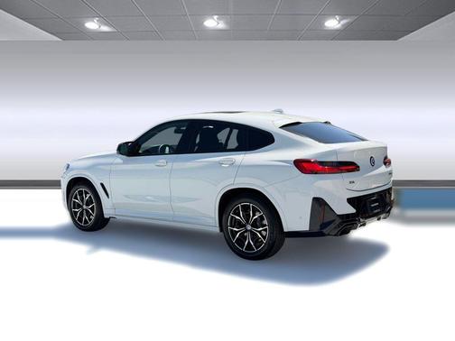Alpine White 2022 BMW X4 M40i