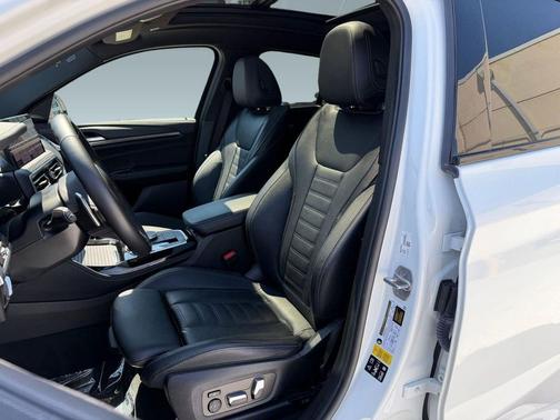 Alpine White 2022 BMW X4 M40i