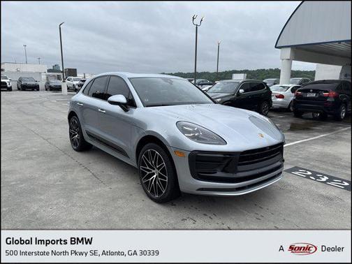 2022 Porsche Macan Base