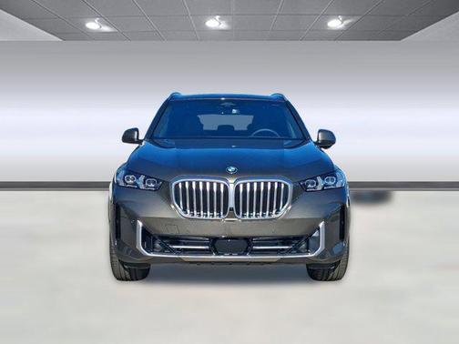 Manhattan Green Metallic 2026 BMW X5 sDrive40i