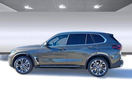 Manhattan Green Metallic 2026 BMW X5 sDrive40i