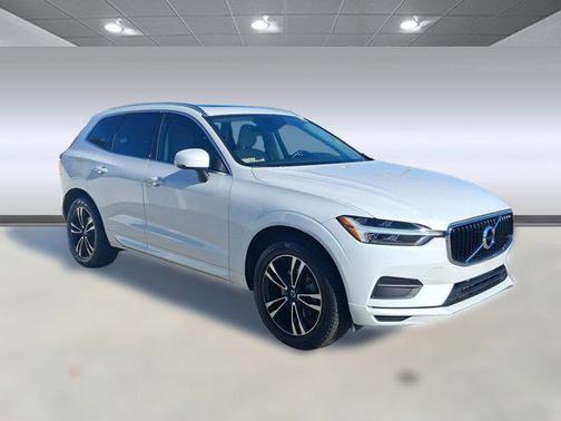 2020 Volvo XC60 T5 Momentum
