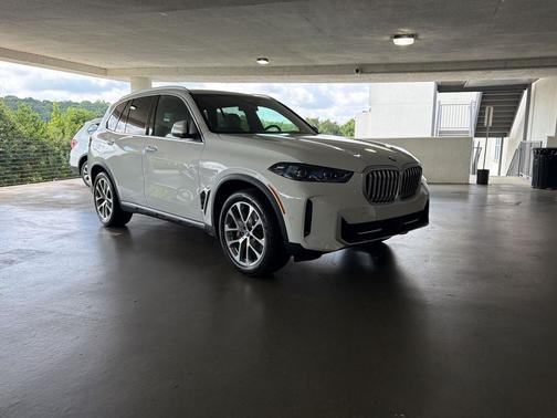 Alpine White 2026 BMW X5 xDrive40i